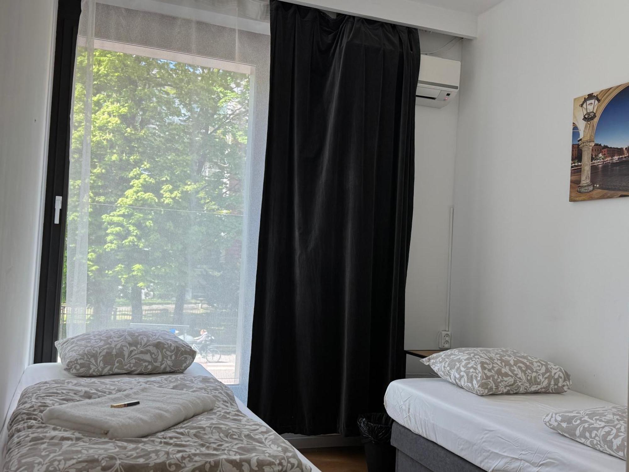 Amber Hostel Szlak Kraków Exteriör bild
